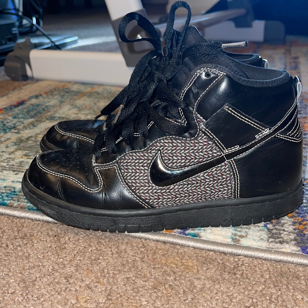Nike 1s